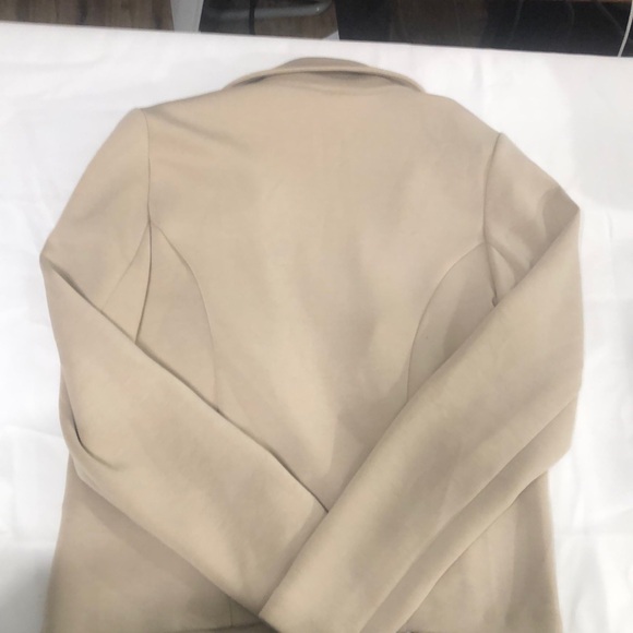 Guess Cream Blazer Asymmetrical Design - Picture 5 of 5